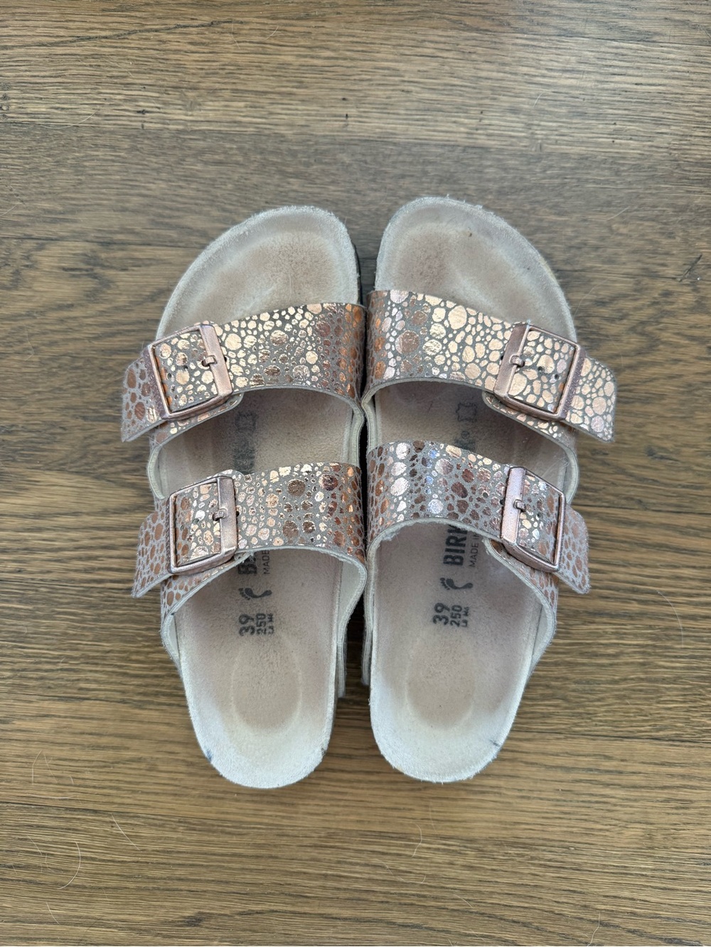 Birkenstock Women’s Arizona Metallic Rose Gold  Sandals